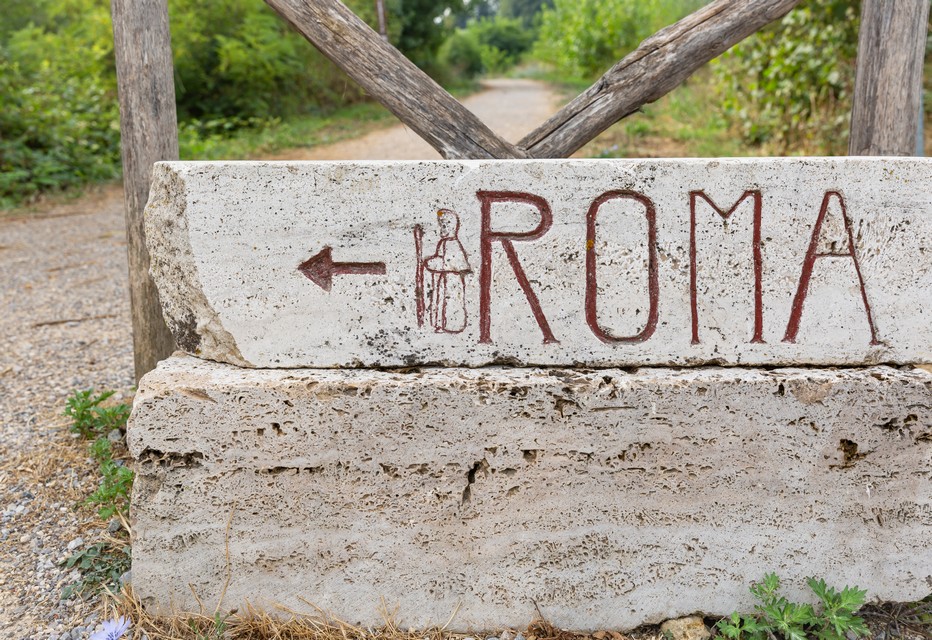 Via,Francigena,(pilgrim's,Route,To,Rome),Way,Marker,Showing,The